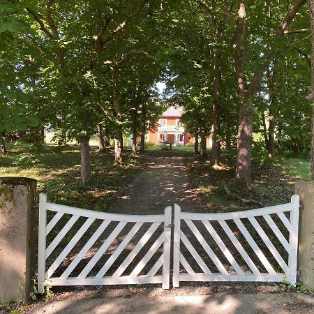Segerstadsby Gardshotell Ab Vålberg Buitenkant foto